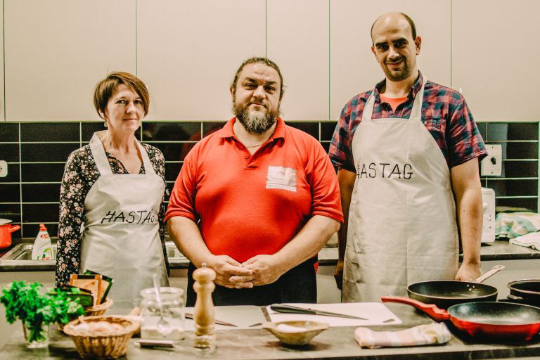 Az ételnek a legvégén adunk nevet – HasTag közösségi sütés-főzés az AGORA Sportházban