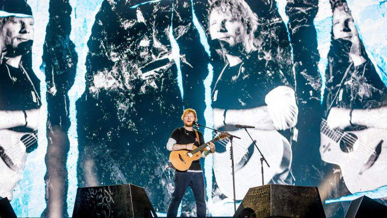 A szomszéd srác leugrott zenélni a Szigetre – Ed Sheeran koncertbeszámoló